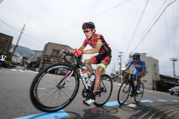 宇都宮クリテリウム2016を制している鈴木譲（宇都宮ブリッツェン）