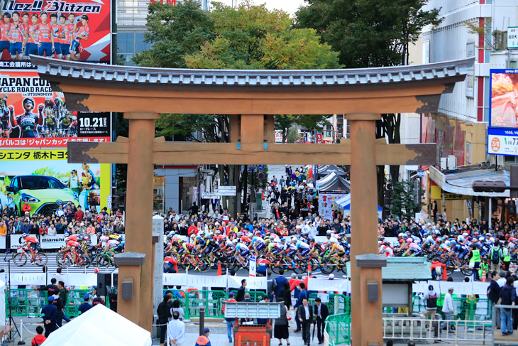 土曜日のクリテリウムは今年で開催10回目の記念大会となる