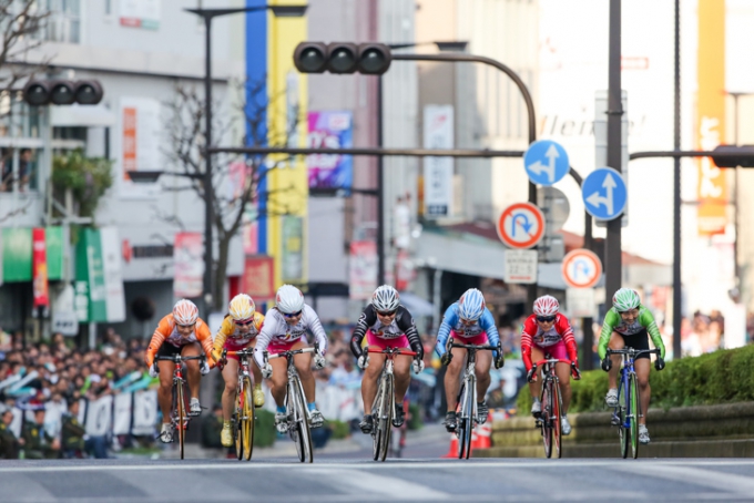 ガールズケイリンスペシャルレースの最後は横並びでスプリント