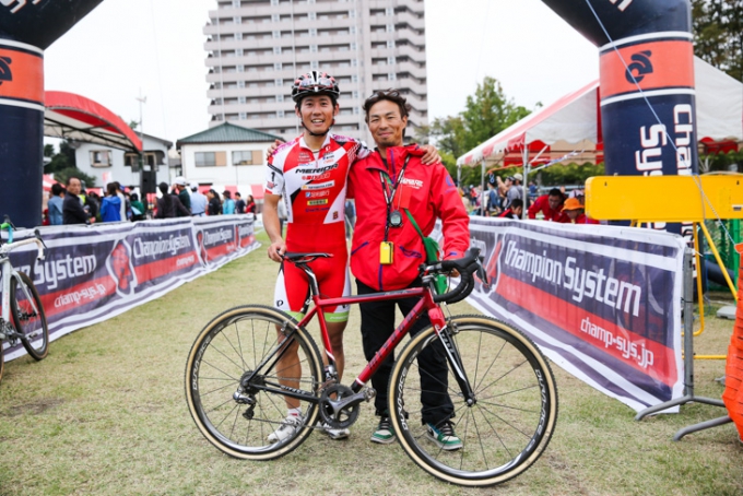 カテゴリー1　小坂光（宇都宮ブリッツェンシクロクロスチーム）とTOHOKU CX Project代表の菅田純也さん